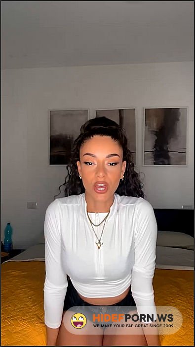 Onlyfans - Naomi Vignoni @naomivignoni - First Nude Live Show [SD 1280p] - 2025