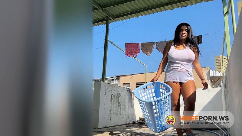 Onlyfans - I Spy On My Busty Neighbor While She Hangs The Clothes Teamjacky [FullHD 1080p]