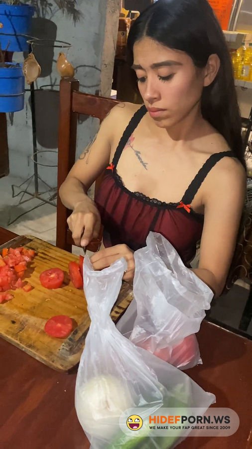 Onlyfans - De Ida y Vuelta Al Super Yaresita small [SD 1920p]