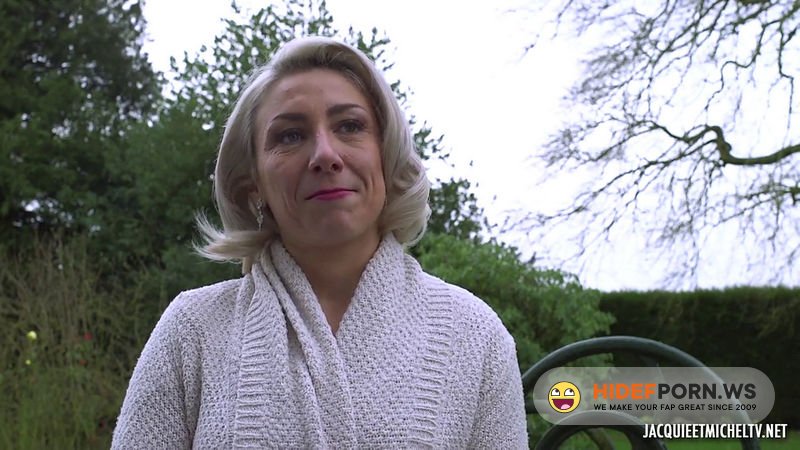 JacquieEtMichelTV/Indecentes-Voisines - A deux dans l'anus de Julie [HD 720p]