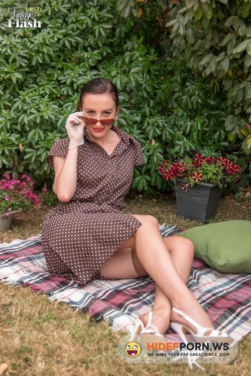 VintageFlash.com - Sophia Smith Picnic Parade [FullHD 1080p]