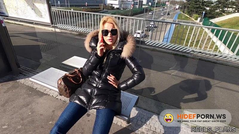 Onlyfans - Cherry Kiss Unexpectedly Meets 2 Strangers who Fuck her on a Bus and DP at the Hotel Reels Plans [FullHD 1080p]