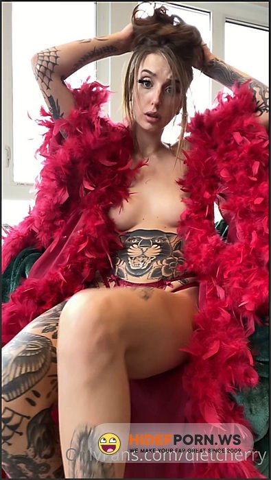 Cute Tattooed Babe Has Fun With Her Sex Toys 1440p [SD 1440p] - 2025
