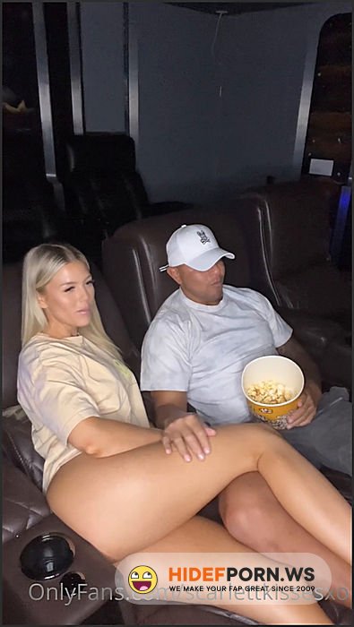 Onlyfans - Scarlettkissesxo – Sex In The Cinema [SD 1920p] - 2025