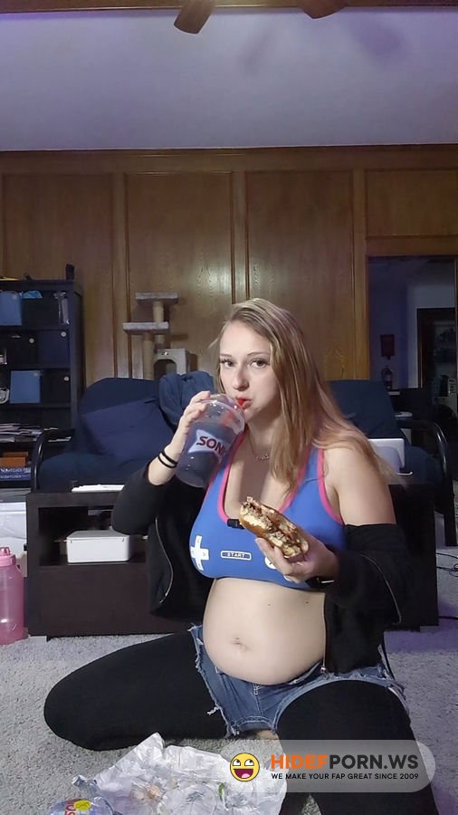 Onlyfans - 22 Weeks Pregnant Eating 3 Burgers Rose Spades [SD 1920p]