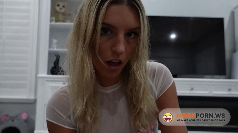 Onlyfans - College Teen Girl Gets a HUGE FACIAL After a Halloween Party Ambie Bambii [FullHD 1080p]