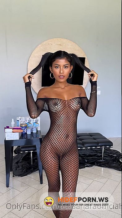 Onlyfans - Tita Sahara Uses Sex Toys In Food Play [SD 1440p] - 2026