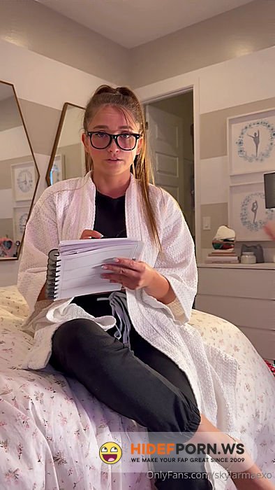 Onlyfans - Skylar Mae Turns Massage Into Handjob [SD 1080p] - 2026